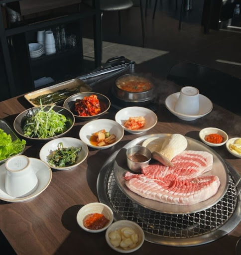 고기왕 하귀애월점에서 맛보는 애월 흑돼지 숯불구이의 풍미 특징